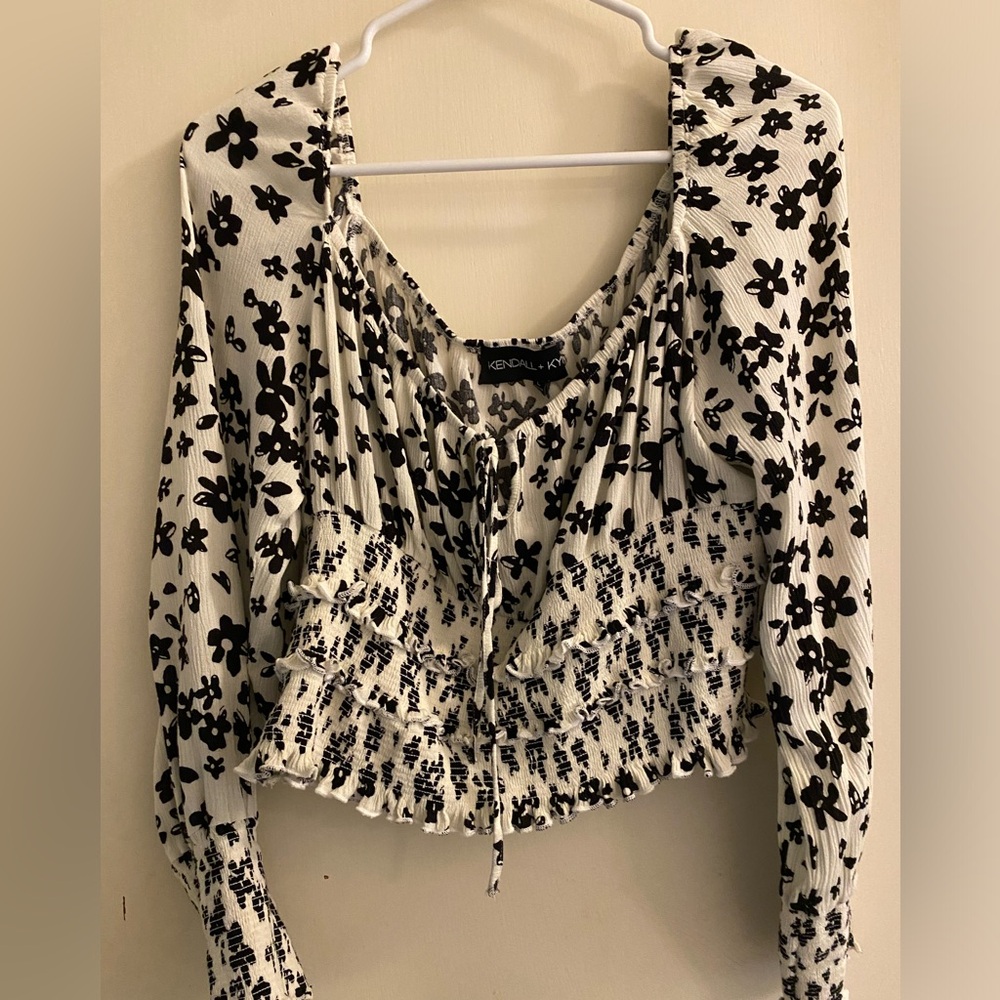 Kendall & Kylie blouse size L